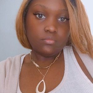 Meet your Posher, Celina
